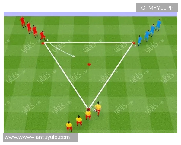 实时新闻科学足球耐力训练方法探究提升球员竞技状态的有效策略